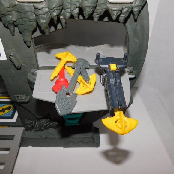 Fisher Price Imaginext DC Super Friends Batman Batcave w Accessories Figures - Picture 9 of 10